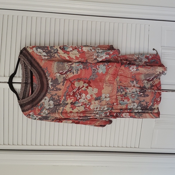 Tunic - Picture 2 of 7